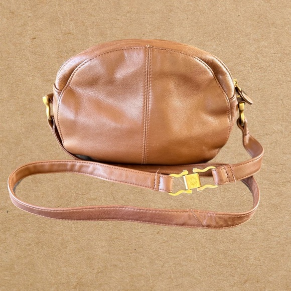 Brown leather crossbody bag. Gold tone hardware on the strap,& zipper. - Picture 7 of 8